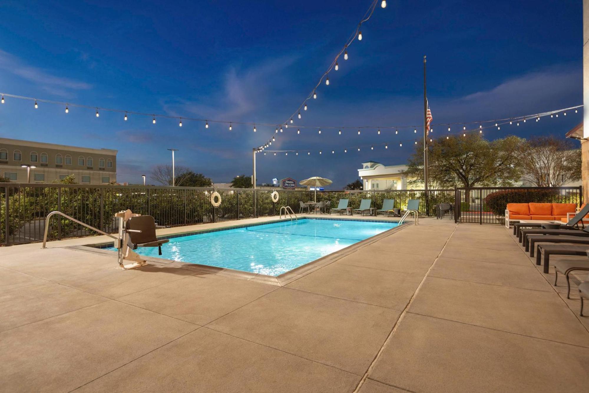 Hampton Inn & Suites San Marcos Buitenkant foto