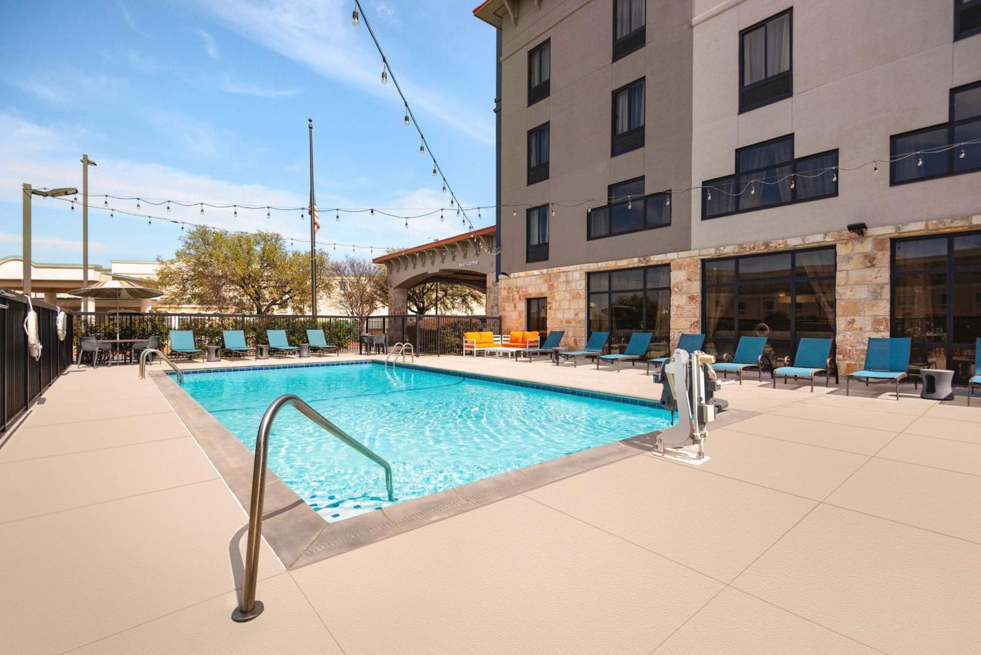 Hampton Inn & Suites San Marcos Buitenkant foto